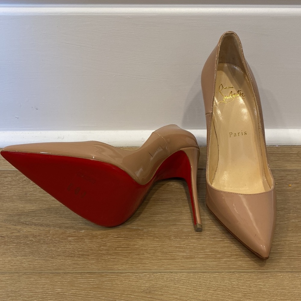 CHRISTIAN LOUBOUTIN Nude Pumps- Size 37.5